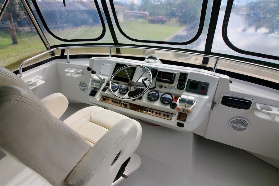 2001 Mainship 430 Trawler