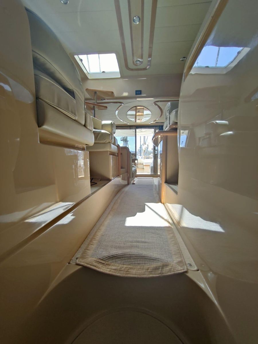 2004 Ferretti Yachts 53 