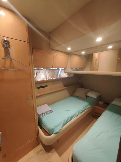  Yacht Photos Pics Ferretti 530 - D Yachts