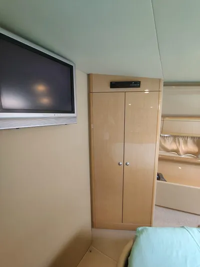  Yacht Photos Pics Ferretti 530 - D Yachts