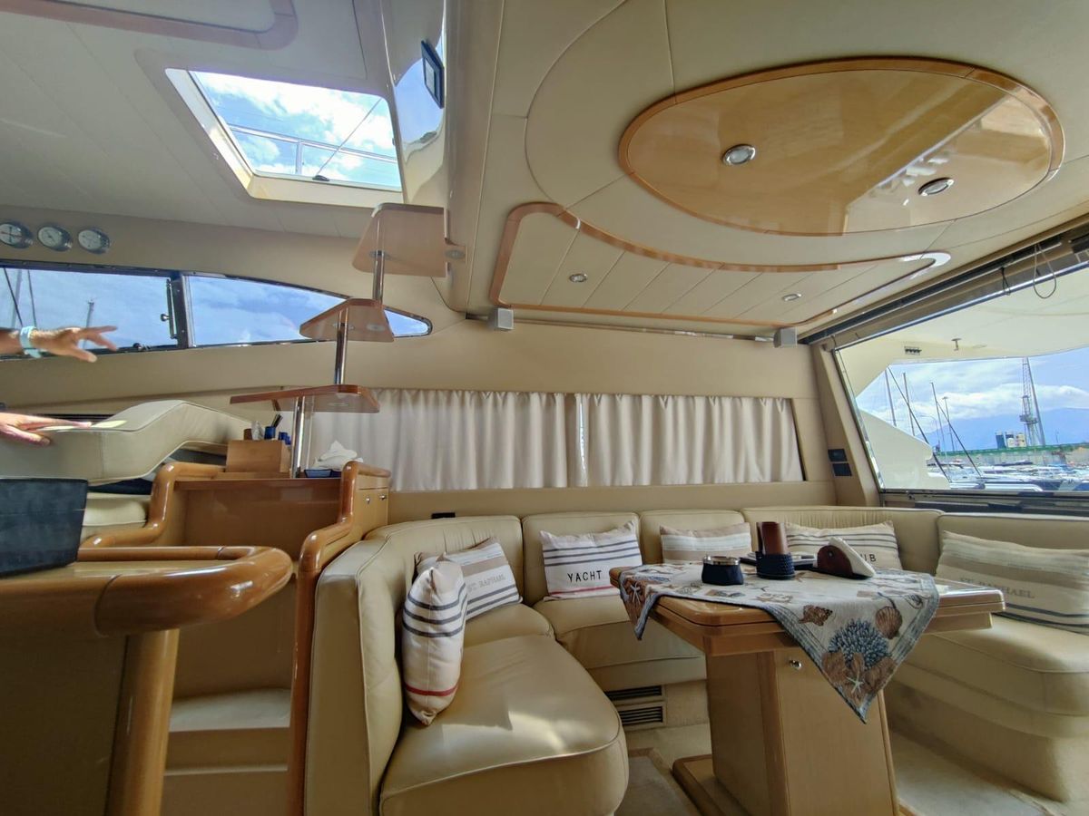 2004 Ferretti Yachts 53 
