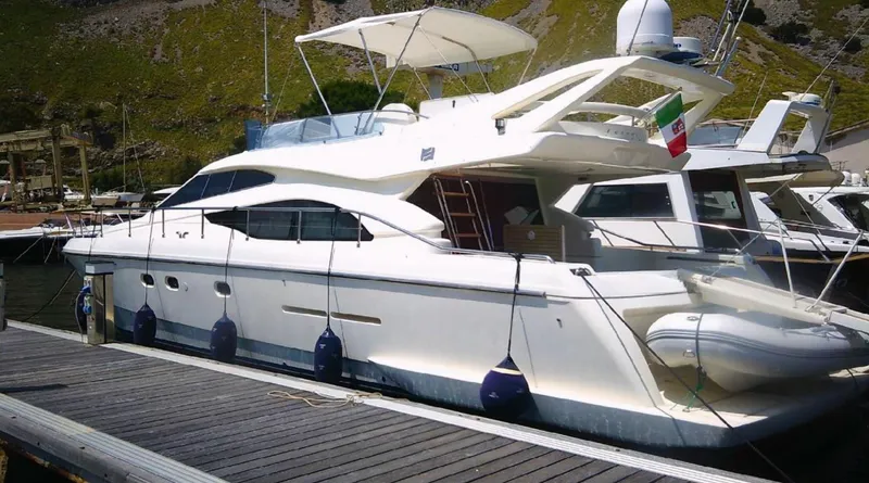  Yacht Photos Pics Ferretti 530 - D Yachts