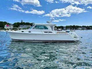 Fin & Tonic Yacht Photos Pics 