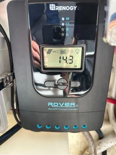 Fin & Tonic Yacht Photos Pics Renogy Rover 40A MPPT charge controller displaying 14.3 volts on a 2020 Back Cove 34O.
