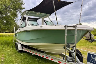Boston Whaler 240 Vantage