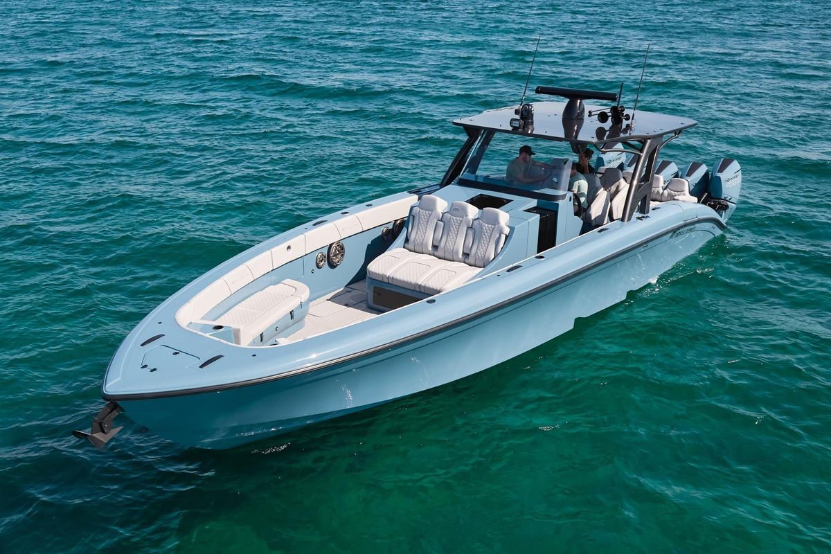2023 Midnight Express 43 
