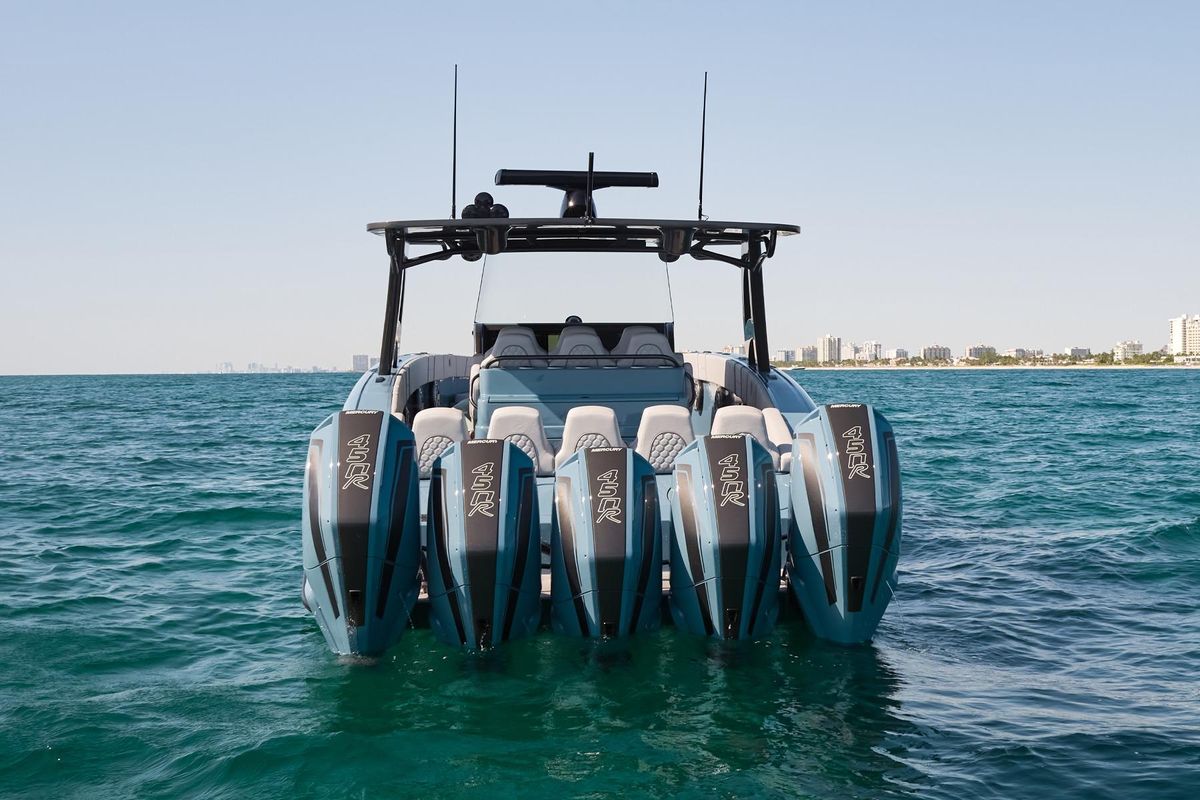 2023 Midnight Express 43 