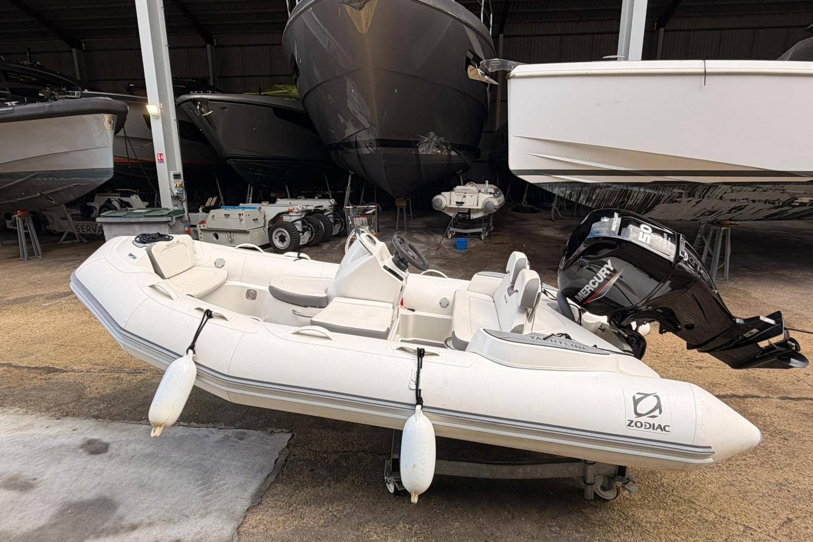 2025 Zodiac Yachtline 400