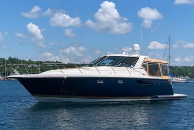 Tiara Yachts 3600 Sovran