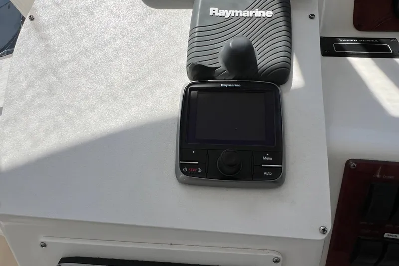 Sunflower Yacht Photos Pics Raymarine navigation system on 2002 Silverton 453 Motor Yacht dashboard.