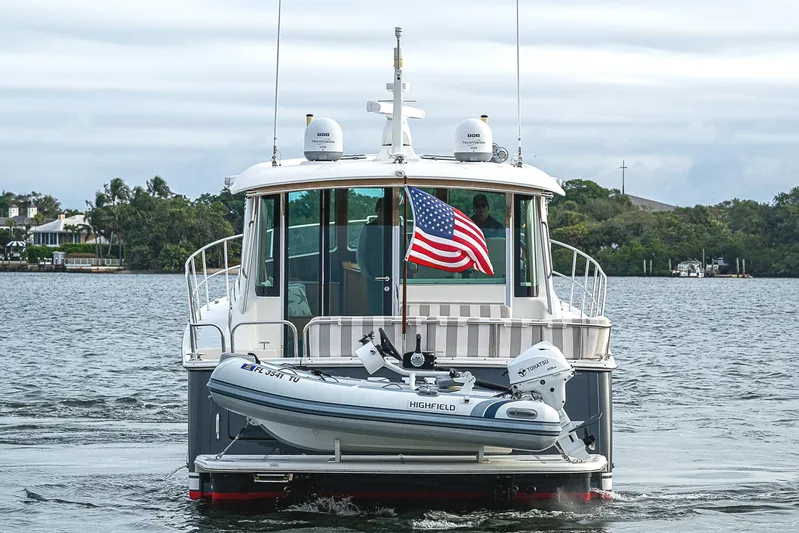 Aries Yacht Photos Pics 