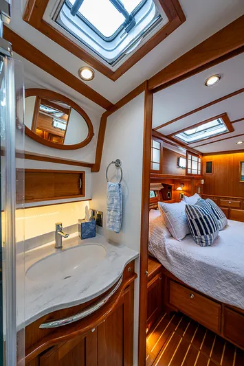 Aries Yacht Photos Pics 