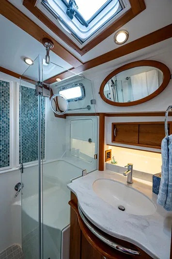 Aries Yacht Photos Pics 