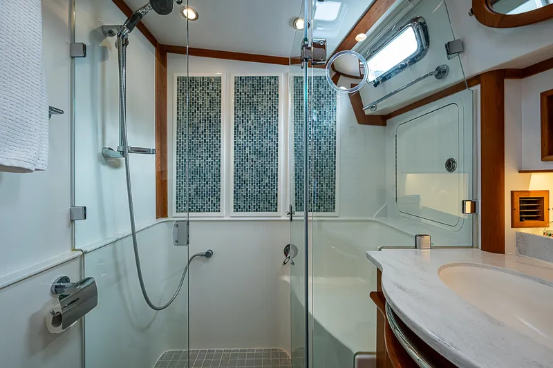 Aries Yacht Photos Pics 