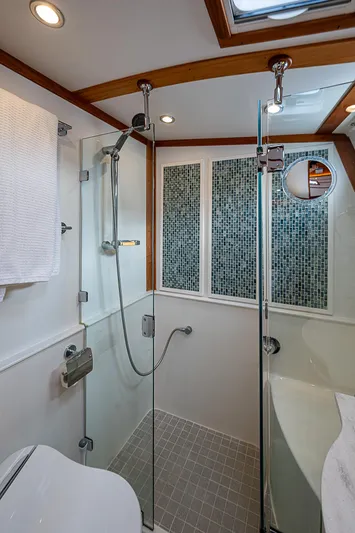 Aries Yacht Photos Pics 