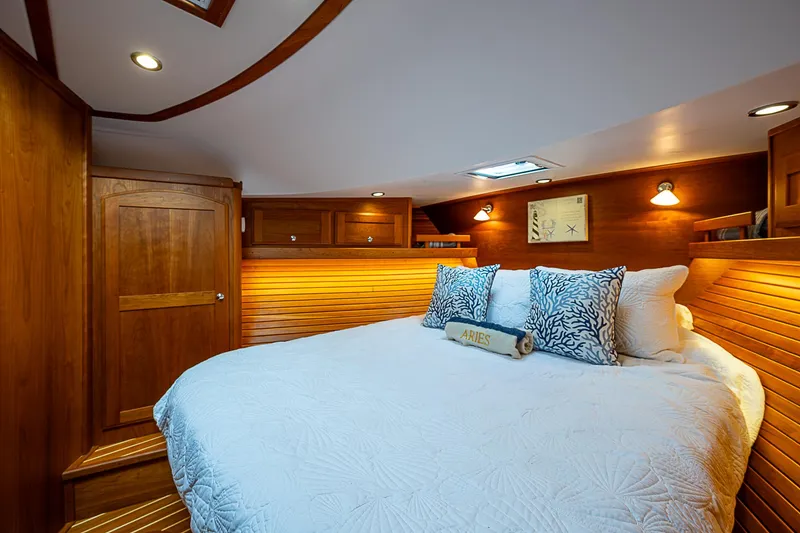 Aries Yacht Photos Pics 