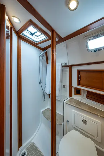 Aries Yacht Photos Pics 