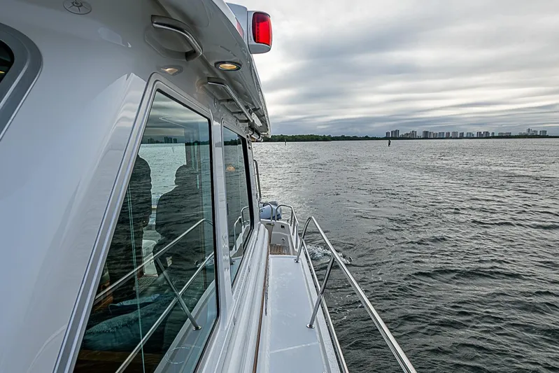 Aries Yacht Photos Pics 