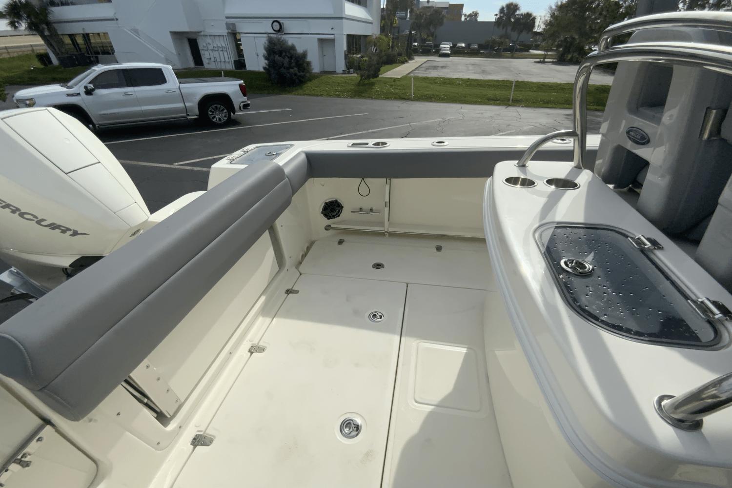 2024 Boston Whaler 250 Outrage Center Console for sale - YachtWorld