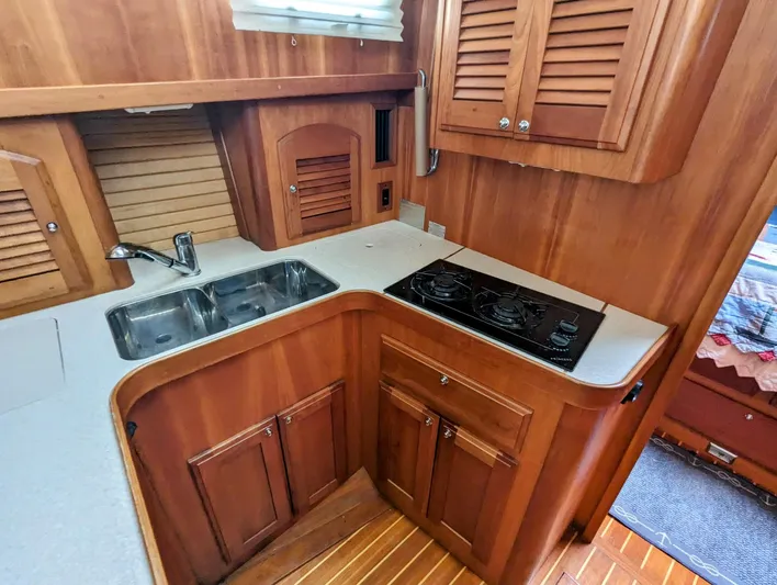  Yacht Photos Pics Full Kitchen on Sabre 36-Flybridge boat
