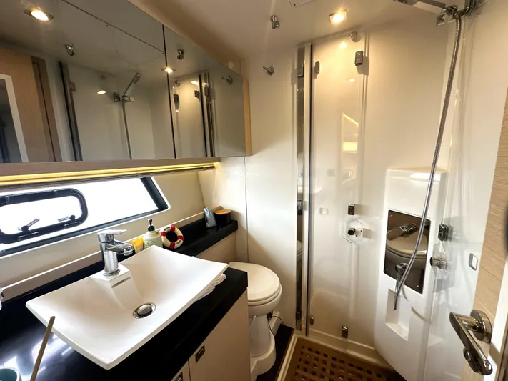 Grand Cru Yacht Photos Pics Luxurious bathroom in 2017 Prestige 500 S yacht with modern fixtures and elegant design.