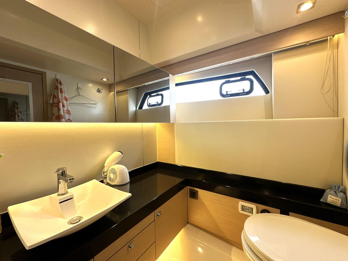 2017 Prestige 50 