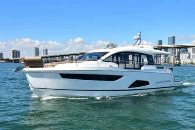 Sealine C430