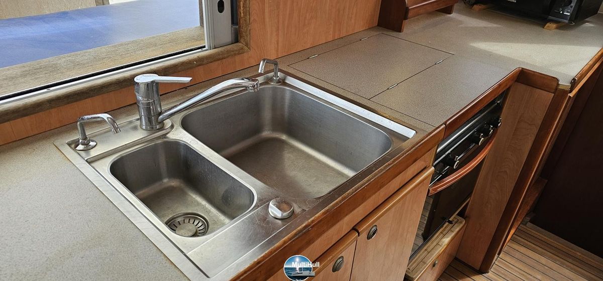 2005 Catana 42 