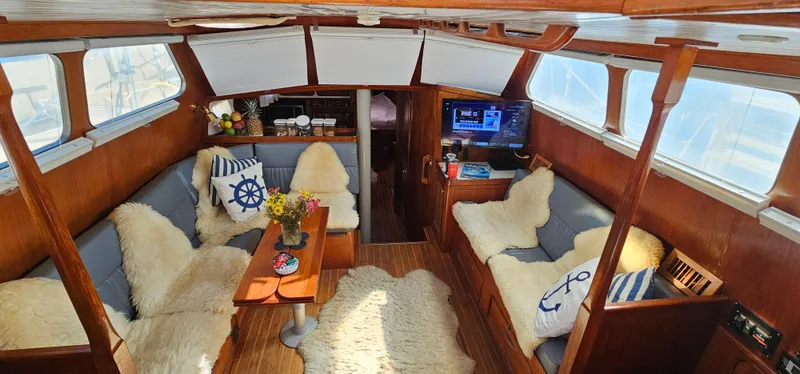 Burgoo Yacht Photos Pics 