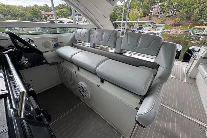 Sea Winds Yacht Photos Pics 2020 Formula 400 Super Sport Crossover interior with sleek seating and modern controls.