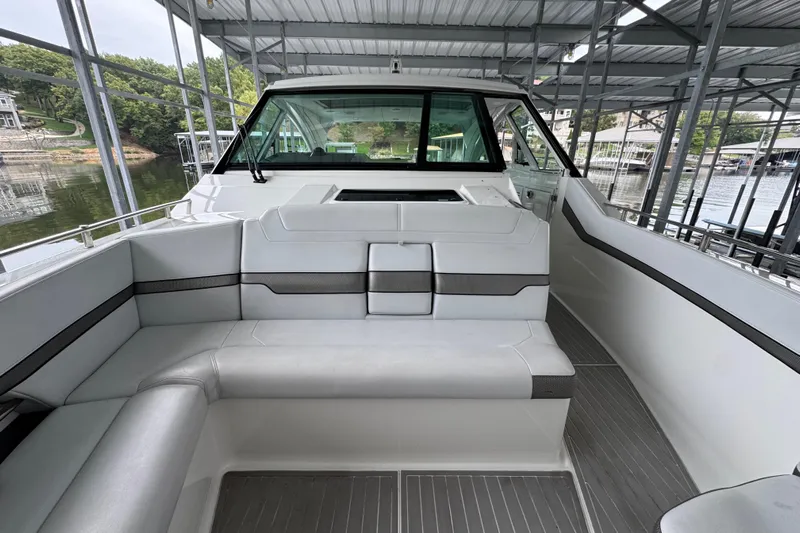 Sea Winds Yacht Photos Pics 2020 Formula 400 Super Sport Crossover boat interior with sleek seating and modern design.