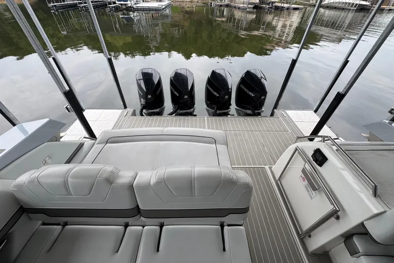 Sea Winds Yacht Photos Pics 2020 Formula 400 Super Sport Crossover boat with four Mercury outboard engines.