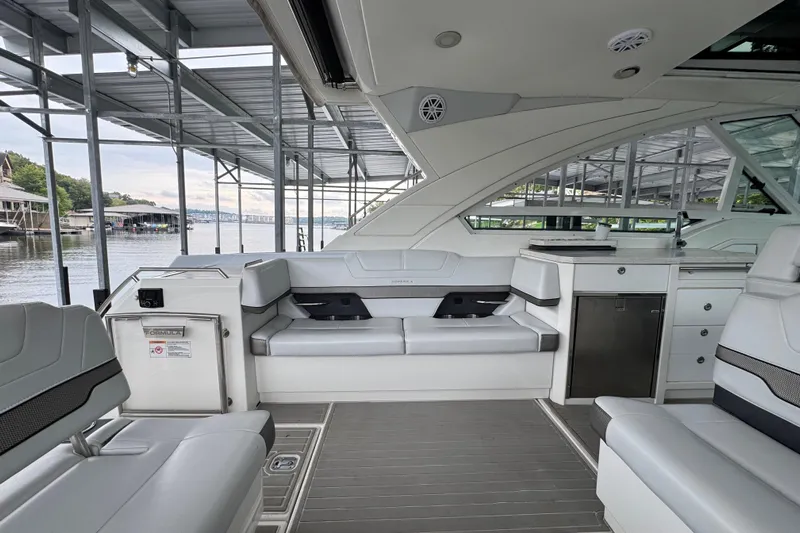 Sea Winds Yacht Photos Pics 2020 Formula 400 Super Sport Crossover interior with sleek seating and modern amenities.