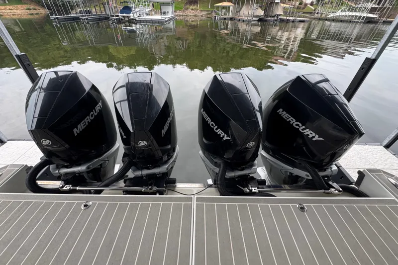 Sea Winds Yacht Photos Pics Four Mercury outboard engines on a 2020 Formula 400 Super Sport Crossover boat.