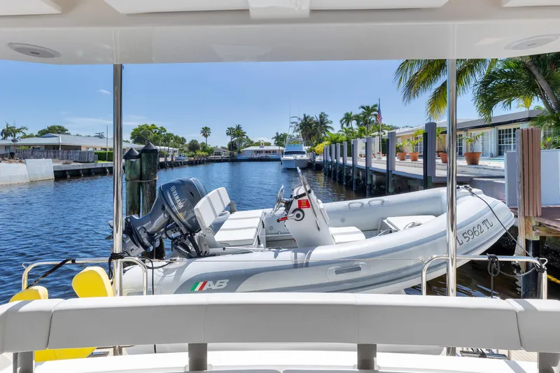  Yacht Photos Pics Leopard powercat Tender