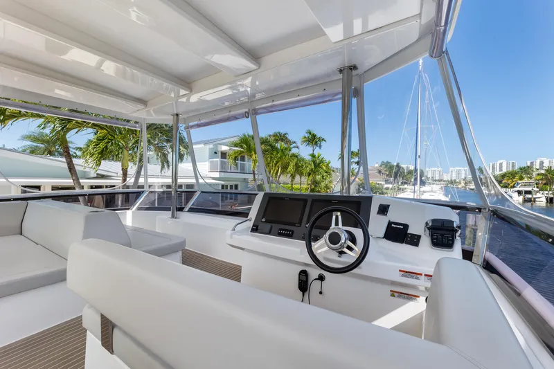  Yacht Photos Pics Leopard 46PC Helm