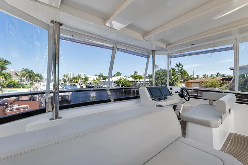  Yacht Photos Pics Leopard 46PC Helm