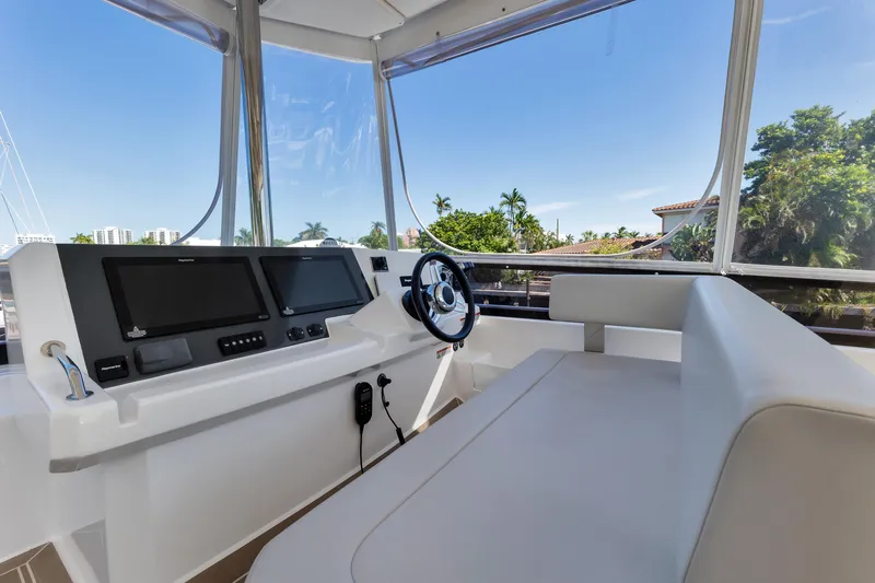  Yacht Photos Pics Leopard 46PC Helm