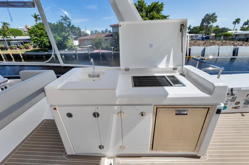  Yacht Photos Pics Leopard 46PC