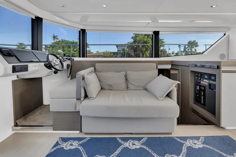  Yacht Photos Pics Leopard 46PC