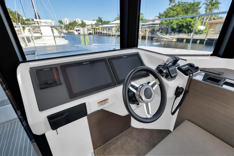  Yacht Photos Pics Leopard 46PC