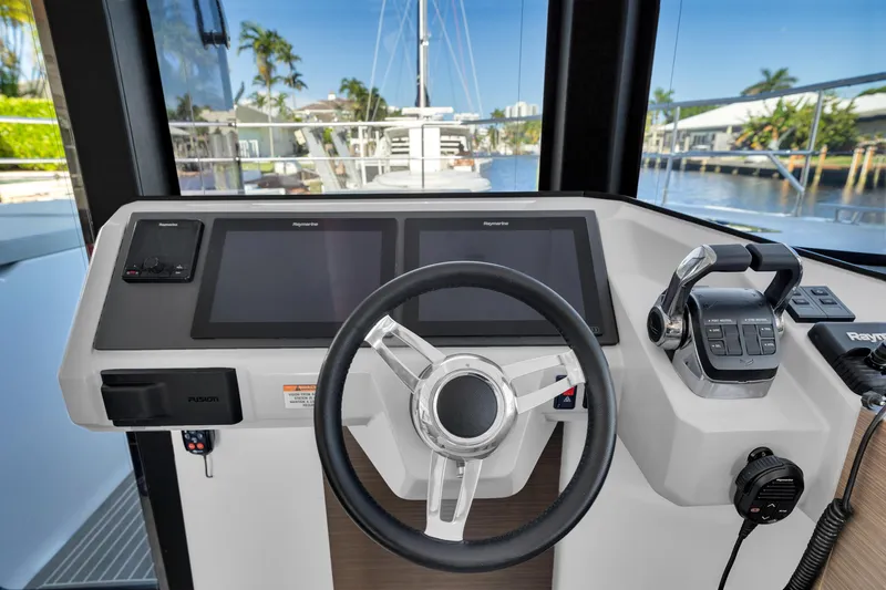  Yacht Photos Pics Leopard 46PC