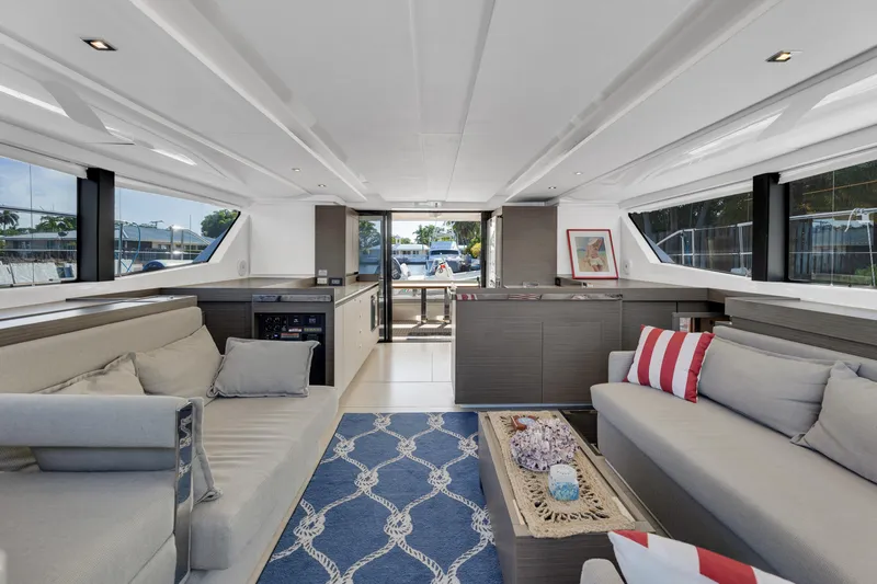  Yacht Photos Pics Leopard 46PC