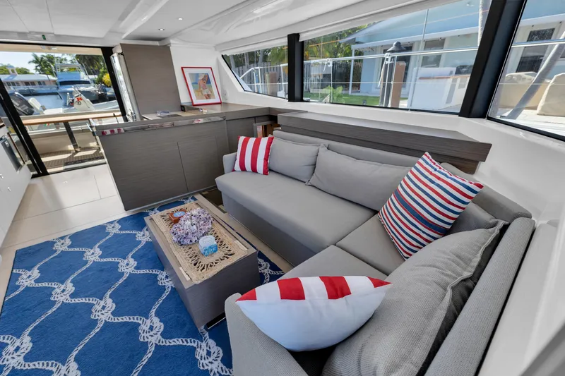  Yacht Photos Pics Leopard 46PC