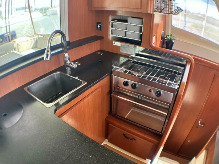 Ms Kitty Yacht Photos Pics 