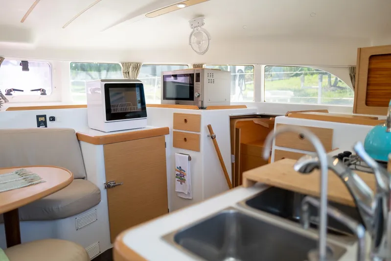 Reboot Yacht Photos Pics 