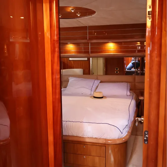 Mi Rey Yacht Photos Pics 