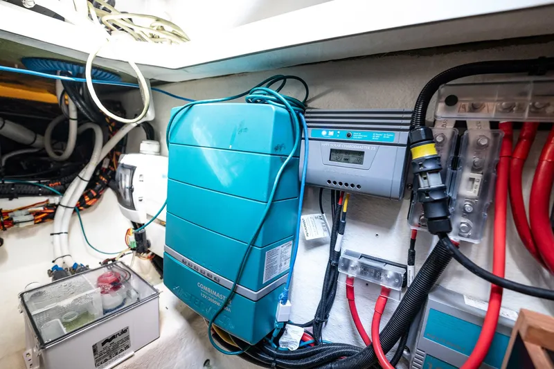 Lady Lindy Yacht Photos Pics 