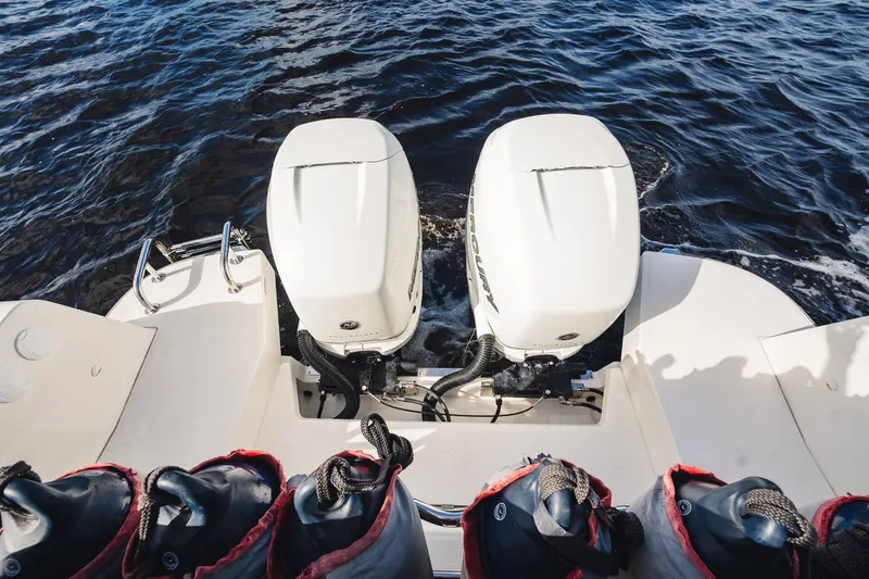 Lady Lindy Yacht Photos Pics 