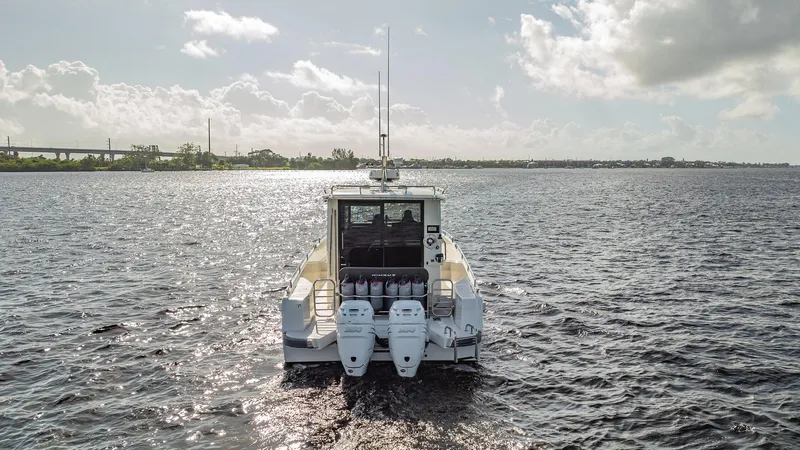 Lady Lindy Yacht Photos Pics 